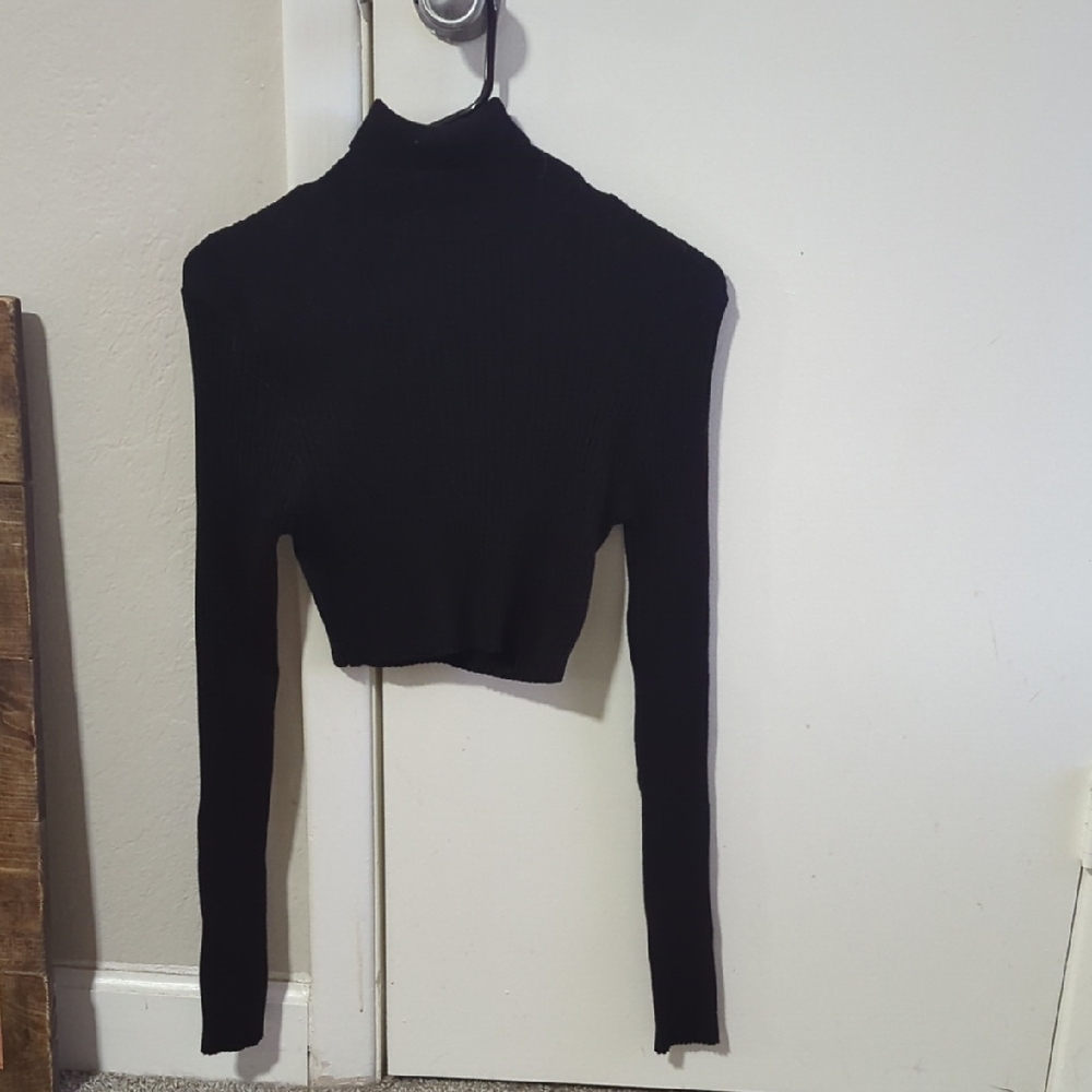 Fashion Nova Black Long Sleeve Crop Top